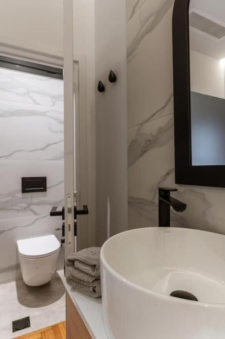 Perth Luxury Living, Athene