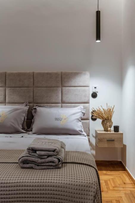 Perth Luxury Living, *