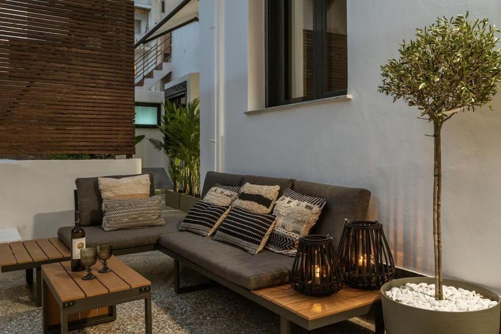 Perth Luxury Living, Athens